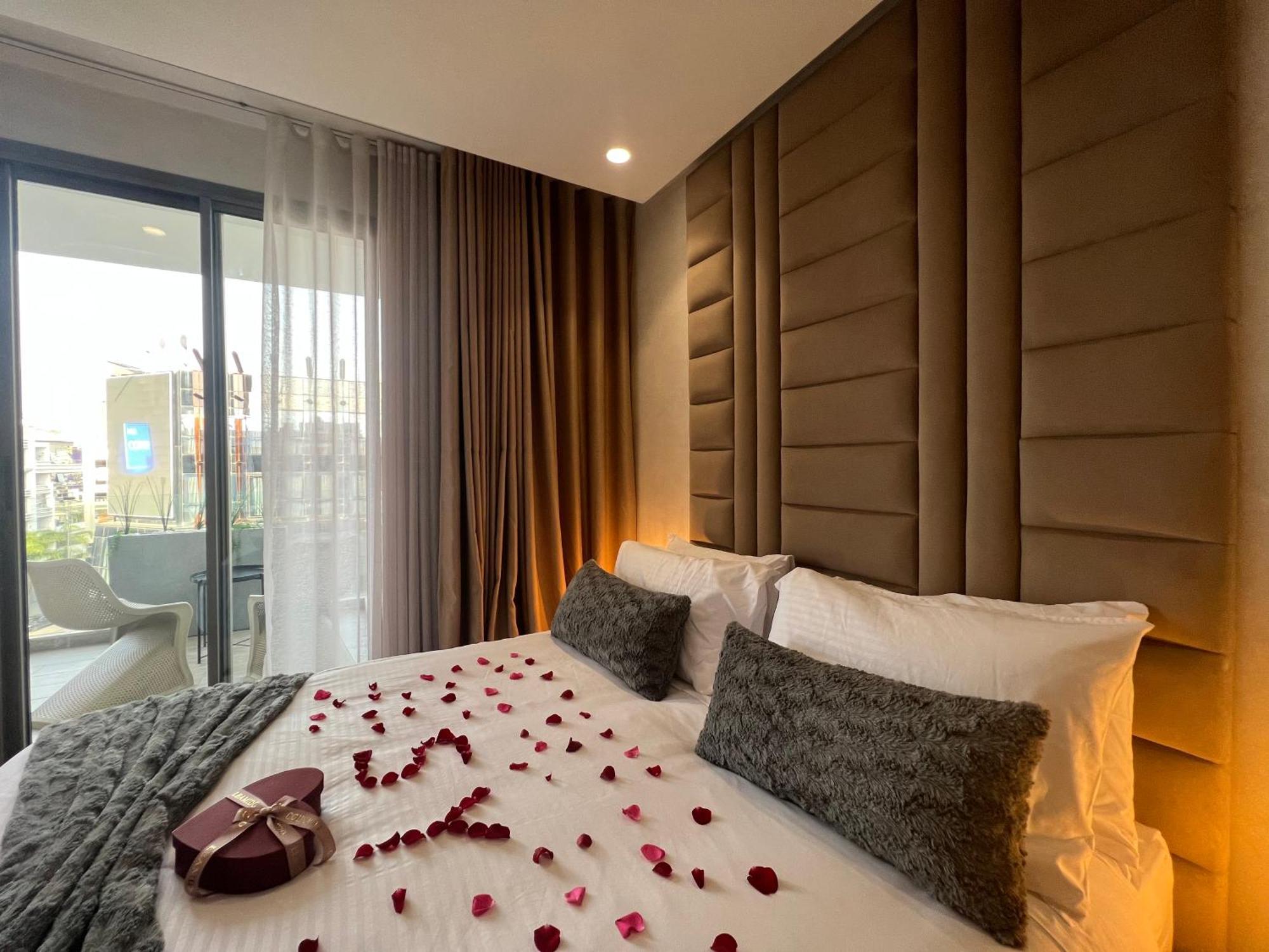 Zen Suites Hotel Massira Casablanca Exteriör bild