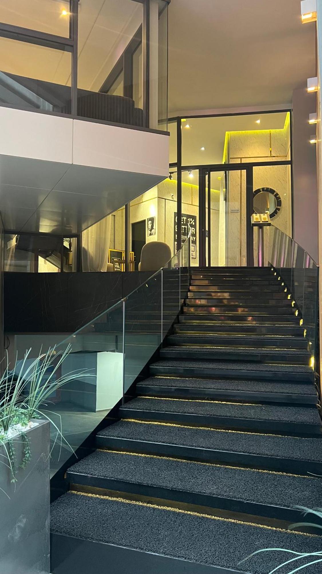 Zen Suites Hotel Massira Casablanca Exteriör bild